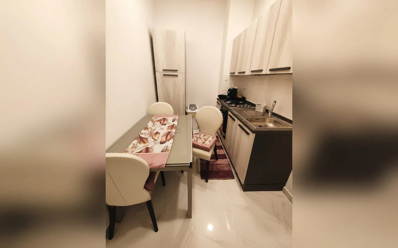 Tavolo da pranzo e cucina